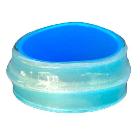 1980s Wide Chunky Asymmetric Wavy Light Blue Moon Glow Lucite Bangle Bracelet Ru - Picture 5 of 7